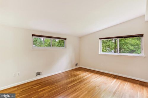 11510 Lockhart Pl, Silver Spring MD 20902-3166 exterior