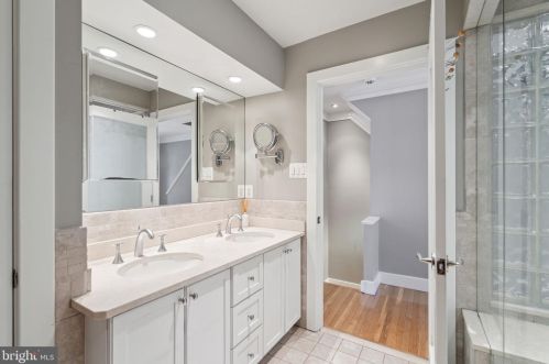 1726 Lombard St, Philadelphia PA  19147-1531 exterior