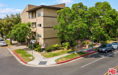 320 Stocker St, Glendale CA  91202-2408 exterior