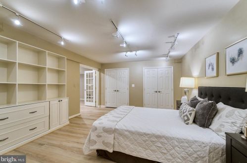 14 Stratford Garden Ct, Silver Spring MD 20904-1560 exterior