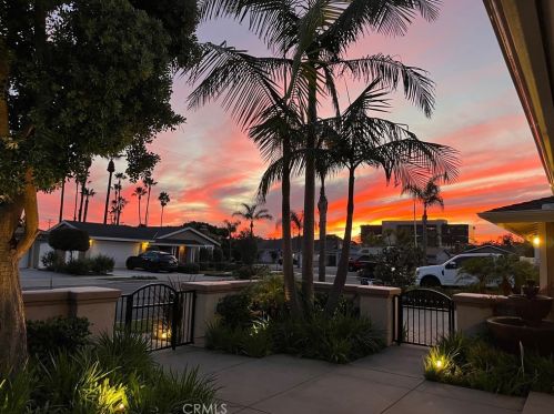 8131 Munster Dr, Huntington Beach, CA 92646-5024
