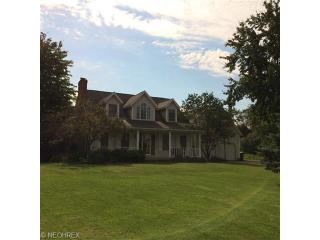 4011 Falcon Cir, Massillon OH  44646-5100 exterior