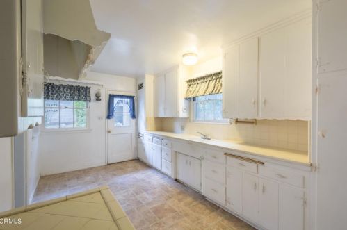 3213 Park Vis Dr, Glendale CA 91214-3355 exterior