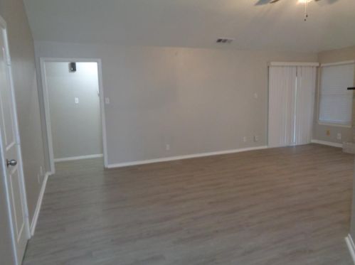 1229 Clover Dr, Angleton TX  77515-3613 exterior