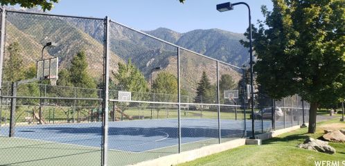 25 Snowstar Ln, Sandy UT 84092-4800 exterior