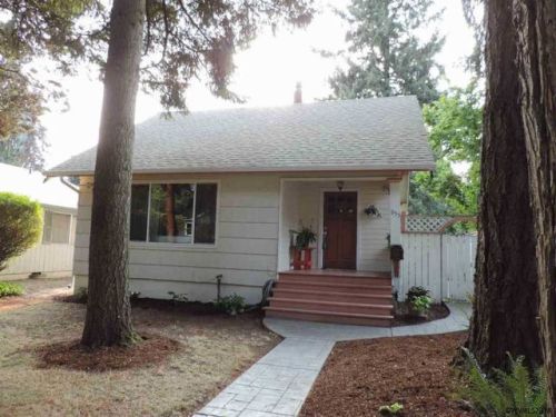 955 18th St, Salem, OR 97301-2272