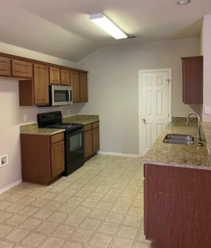 4701 Ashbury Ln, Midlothian TX  76063-6727 exterior