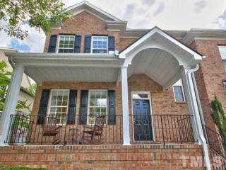 32 Scottish Ln, Durham, NC 27707-5294