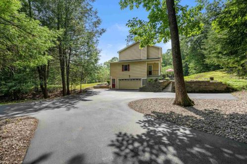 44 Louise Dr, Hollis, NH 03049-6008