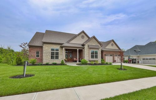 7999 Bennington Dr, Cincinnati, OH 45241-3659