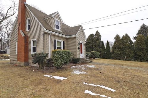 43 Oak St, Westerly, RI 02891-1739