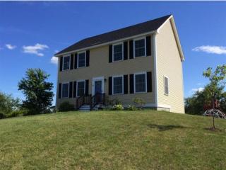 32 Orchard Hill Rd, Epping, NH 03042-1812