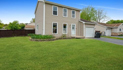 24 Fallstone Dr, Streamwood, IL 60107-1079