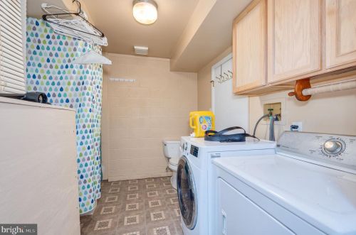 365 Big Oak Dr, Shepherdstown WV 25443-4598 exterior