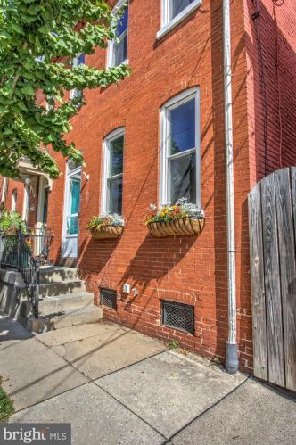 417 Mary St, Lancaster PA  17603-3330 exterior