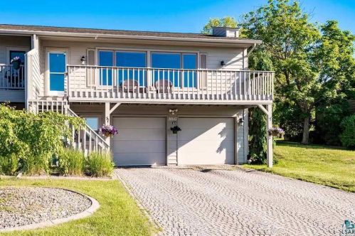 8047 Spirit Cove Dr, Duluth, MN 55807-3003