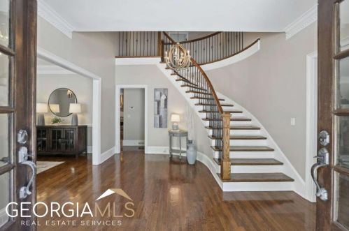 280 Cameron Ridge Dr, Atlanta GA  30328-4709 exterior