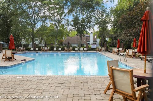 7 Old Orch Ln, Tinton Falls NJ 07712-2569 exterior