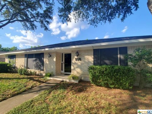 110 King Arthur St, Victoria, TX 77904-1829