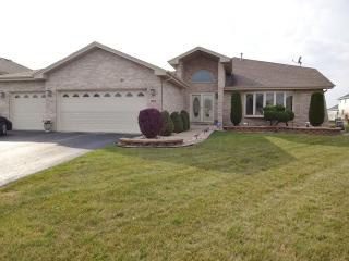 930 Destiny Dr, Matteson, IL 60443-2954