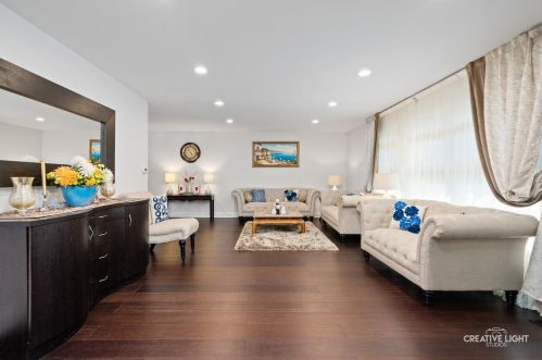 7791 Sherwood Cir, Hanover Park, IL 60133-2561