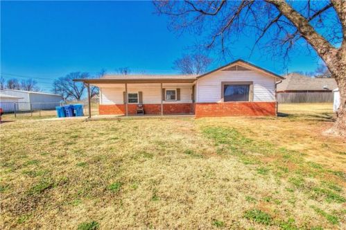 103 2nd St, Tuttle, OK 73089-9021