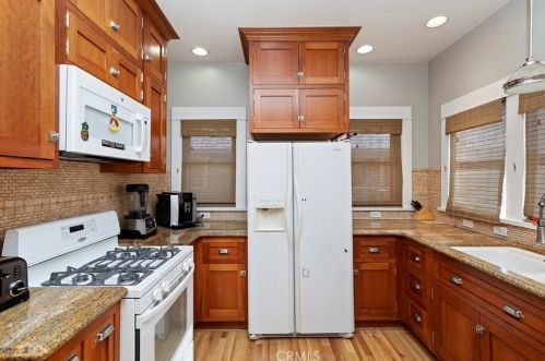 3892 Linwood Pl, Riverside CA  92506-1889 exterior