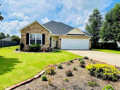 207 Brittland Dr, Bonaire, GA 31005-3180