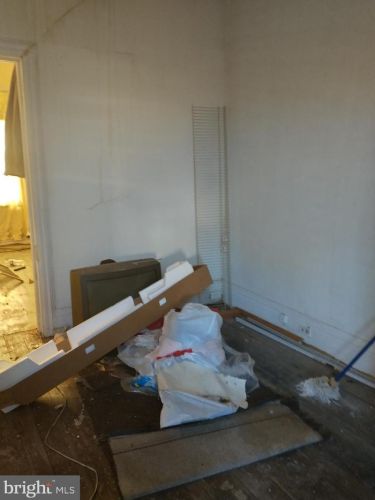 1946 23 St, Philadelphia PA 19145-2602 exterior