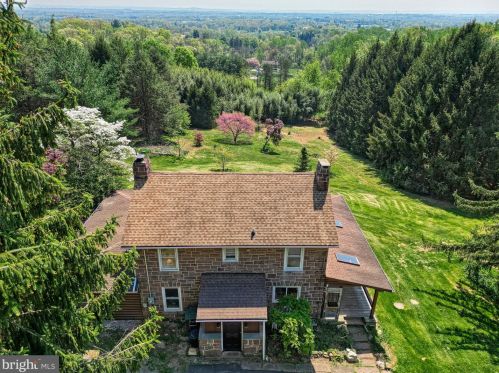 2180 Sky Top Trl, York PA  17315-2272 exterior