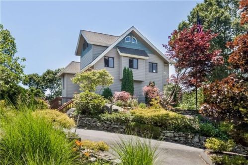 10 Seacrest Dr, Westerly, RI 02891-3545