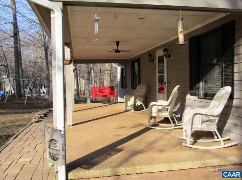 5 Point Rd, Bybee, VA 22963-2045