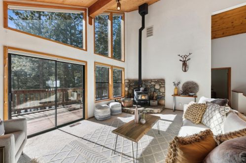 11400 Sitzmark Way, Truckee CA  96161-6129 exterior