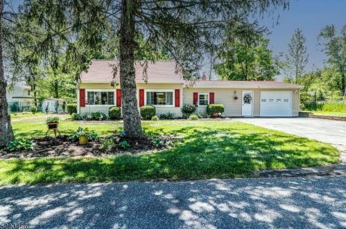 18 Round Top Dr, Annandale, NJ 08801-3016