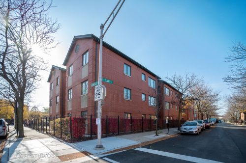 2009 Tan Ct, Chicago, IL 60616-2195