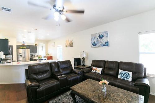 1101 Whistle Stop Dr, Fort Worth TX 76131-4924 exterior