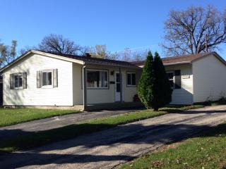 36738 Beverly Ave, Gurnee, IL 60031-1320