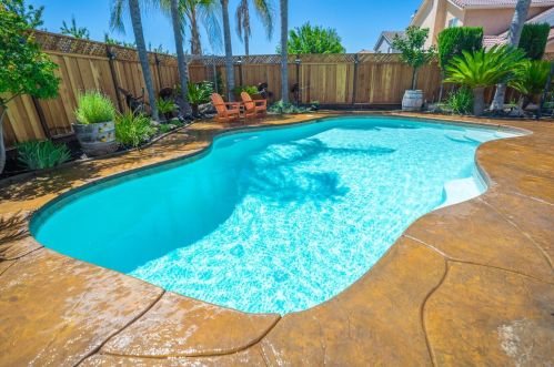 1746 Fir Dr, Los Banos CA 93635-5236 exterior