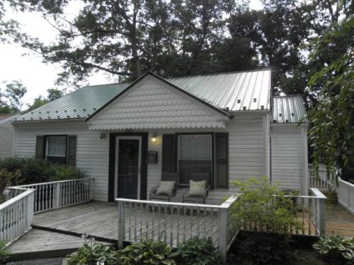 114 Bishop St, Beckley WV  25801-6406 exterior