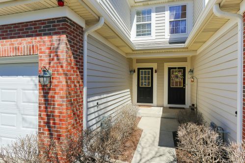1303 Danada Ct, Naperville, IL 60563-2352