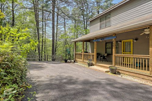 660 Long Mountain Dr, Lakemont, GA 30552-0016