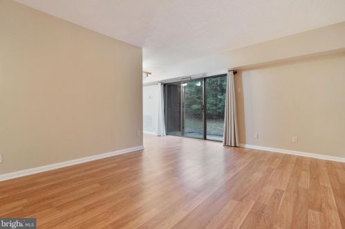 11645 Stoneview Sq, Herndon, VA 20191-2938
