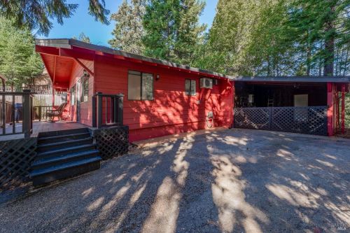 1956 Clover Dr, Willits, CA 95490-8867
