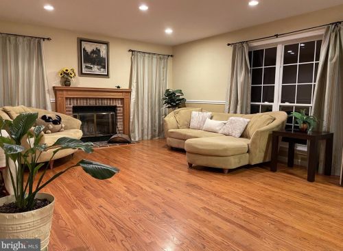 15 Trumbull Ct, Princeton, NJ 08540-7060