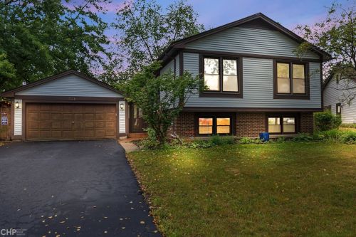 721 Morning Glory Ln, Hanover Park, IL 60103-5825