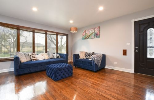 4935 Delphia Ave, Chicago, IL 60706-2808