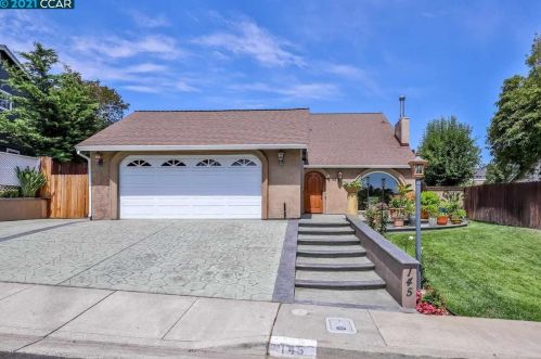 145 Chelsea Hills Dr, Benicia, CA 94510-1614