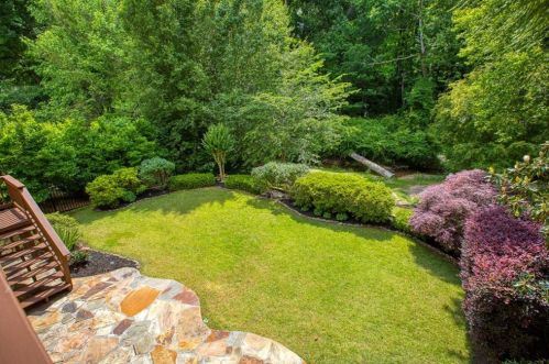 2527 Brookline Cir, Atlanta GA  30319-3690 exterior