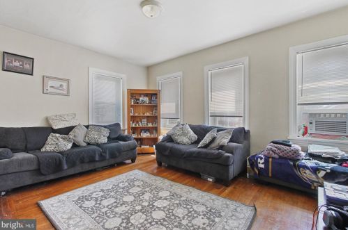 564 Broadway, Hanover PA 17331-2504 exterior