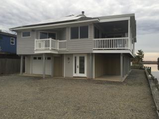 97 Admiral Dr, Tuckerton, NJ 08087-2802